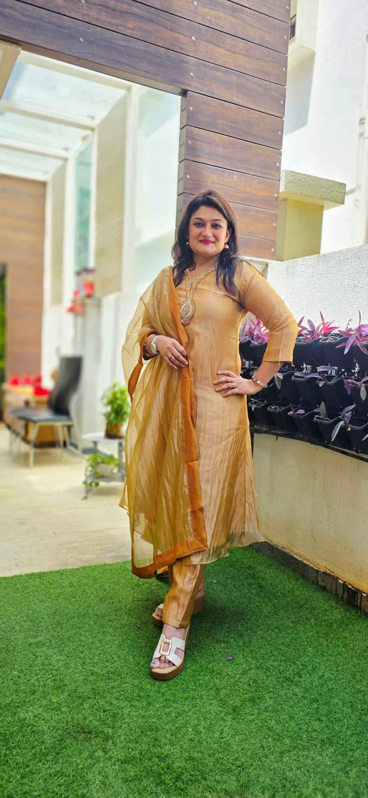 Golden Pure Tissue Dress with Handwork, photo 4