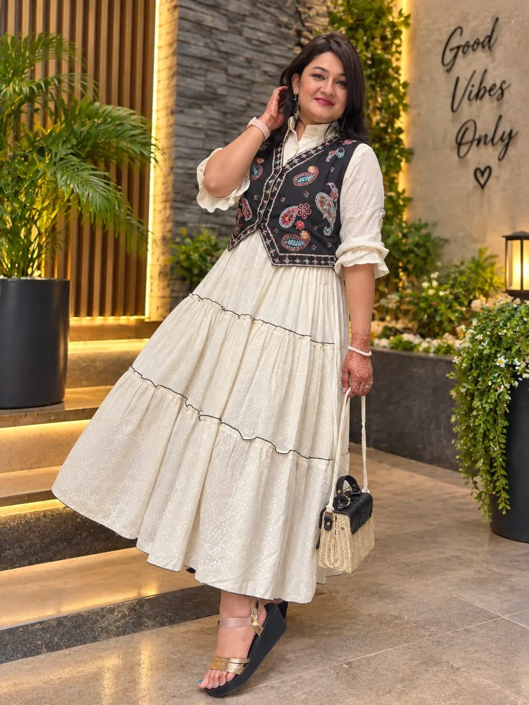 Cream Longline Dress with Embroidered Jacket, photo 2