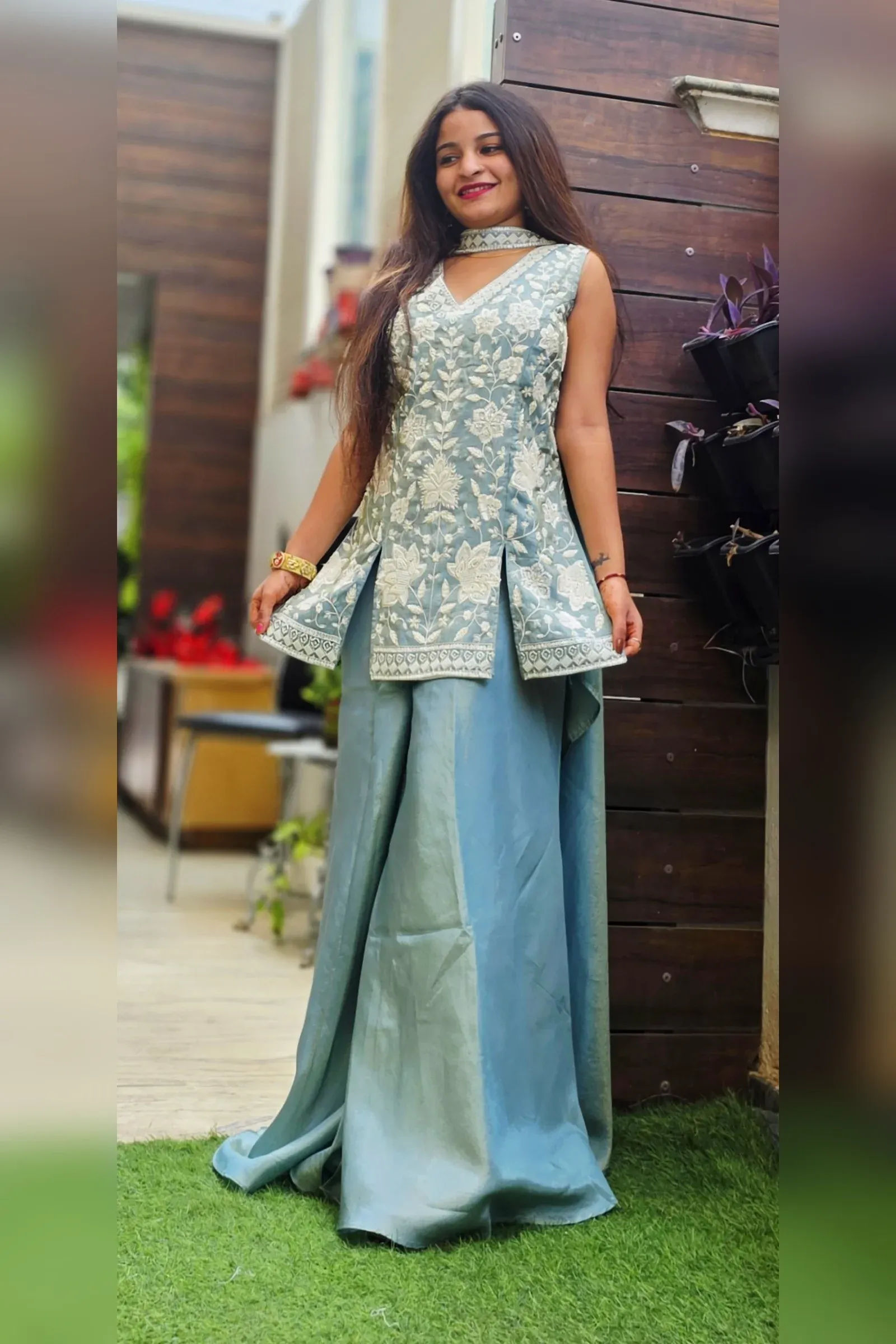 Sea Green Tissue Sharara with Ivory Embroidered Kurti, photo 4