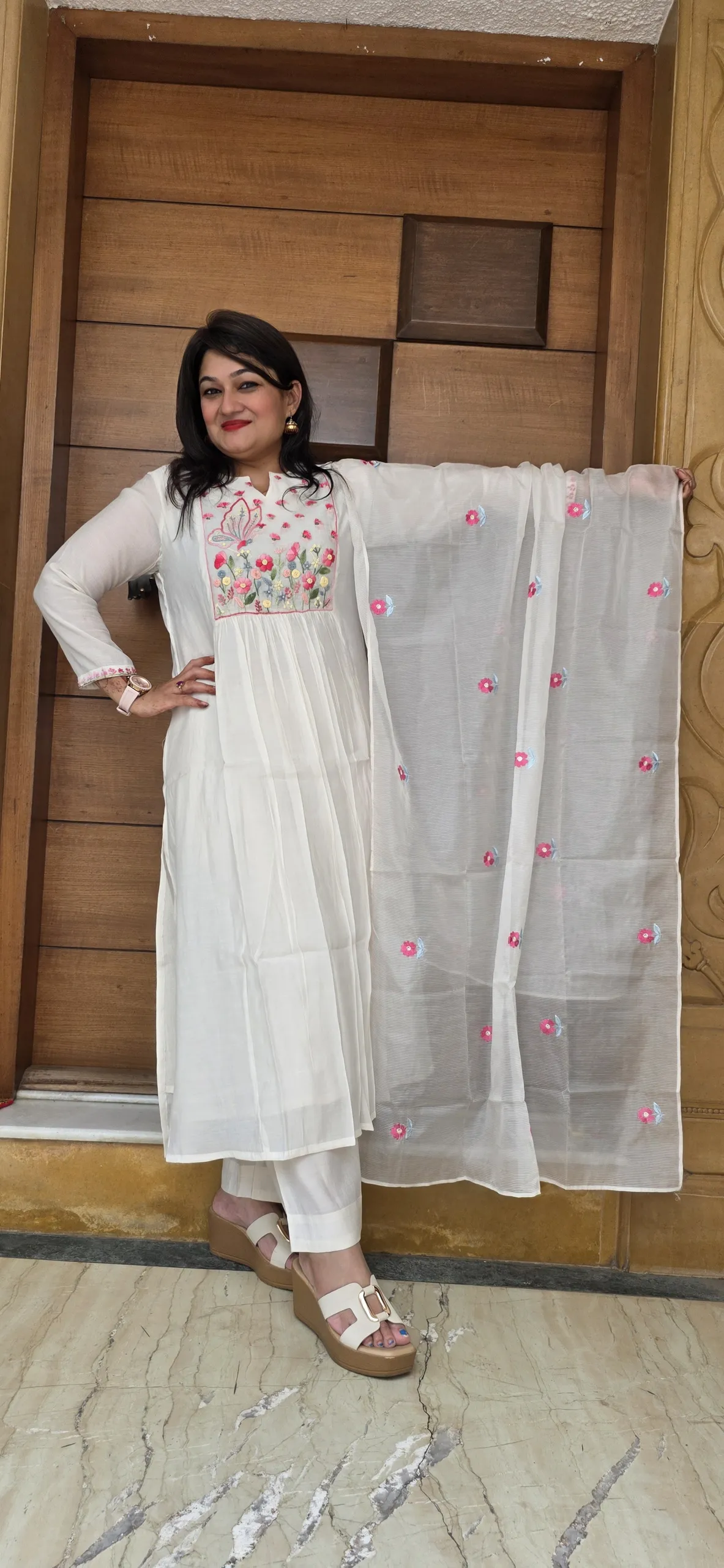 White Hand Embroidered Elegant Dress, photo 2