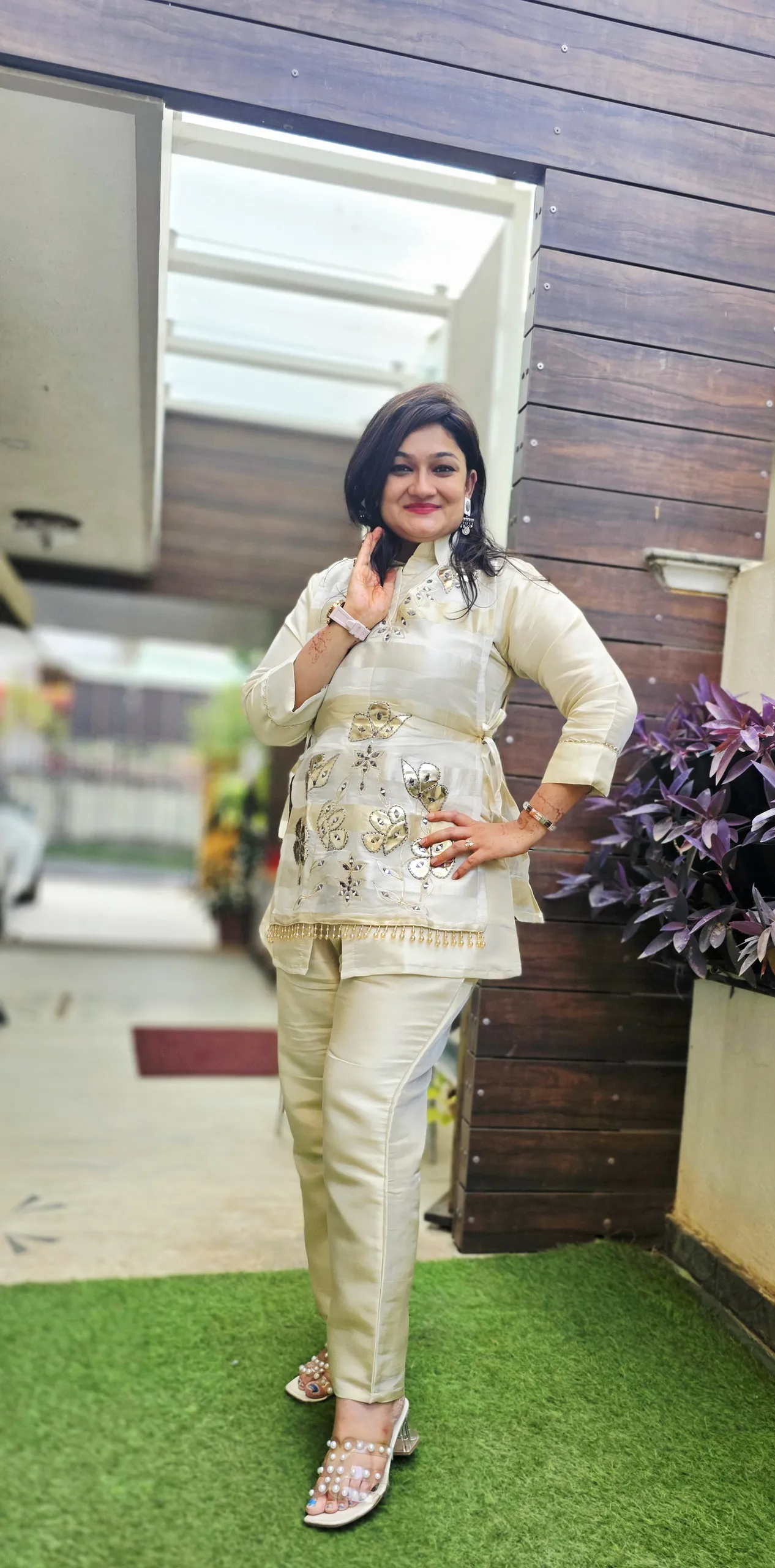 Cream Indo-fusion Dress with Leather Work, photo 4