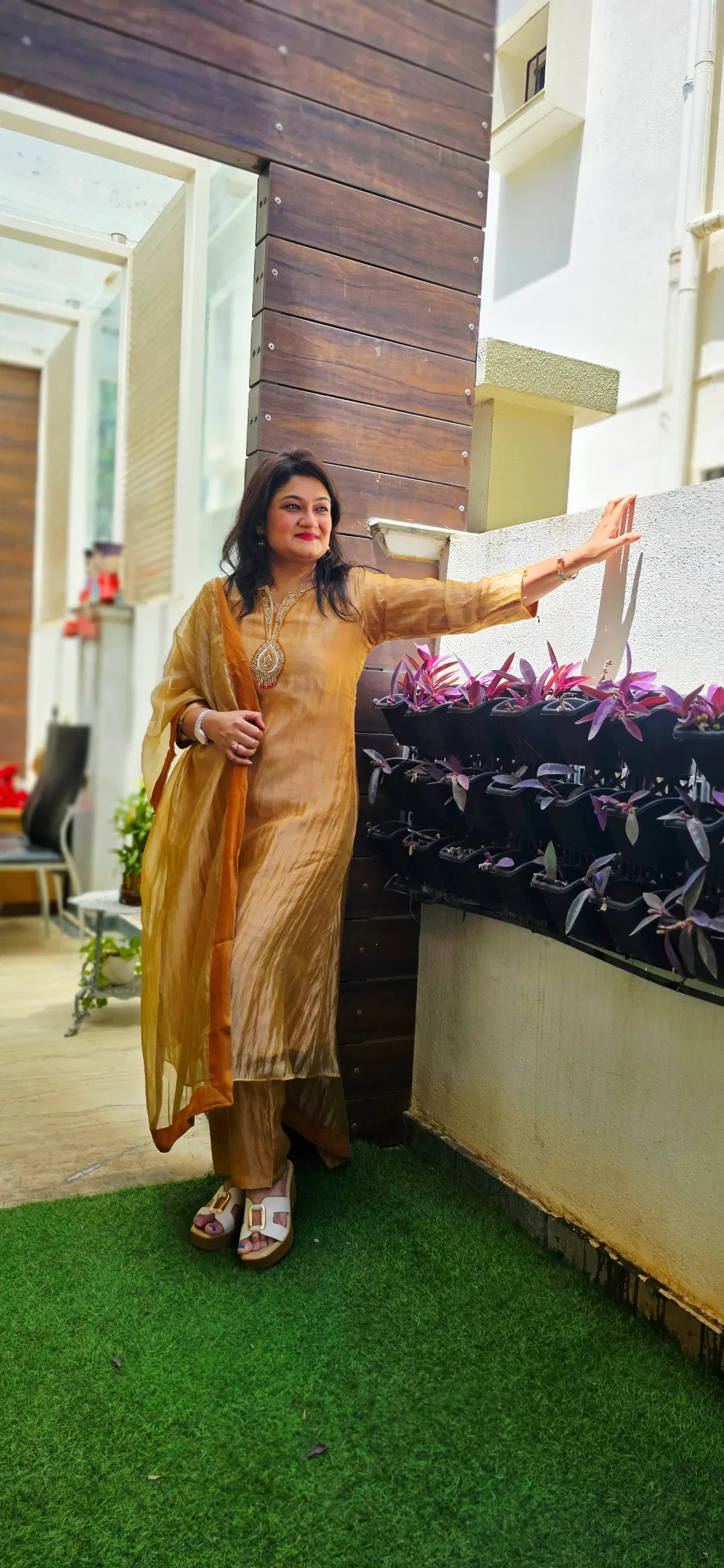 Golden Pure Tissue Dress with Handwork, photo 5